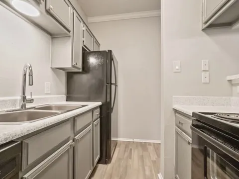 4804 Haverwood - Photo 6 of 29